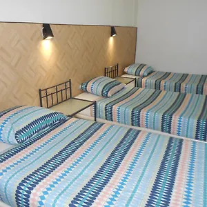 Crescent Hostal